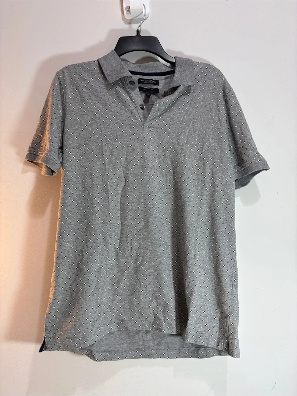 Banana Republic Light Grey Microdot Polo. 0217